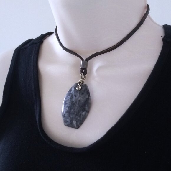 Minimalist Larvikite Pendant on Rawhide Leather Cord - Unisex - Black & Grey - Picture 8 of 11